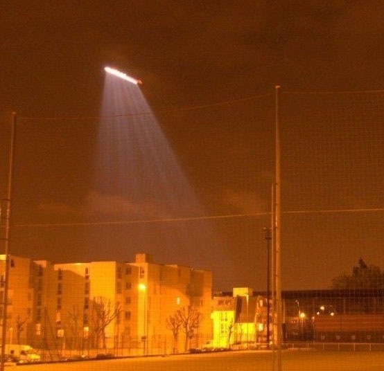 [hangzhou-ufo-over-homes-1[4].jpg]