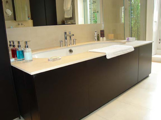  Luxurious Bathroom Design with Simple Colour 