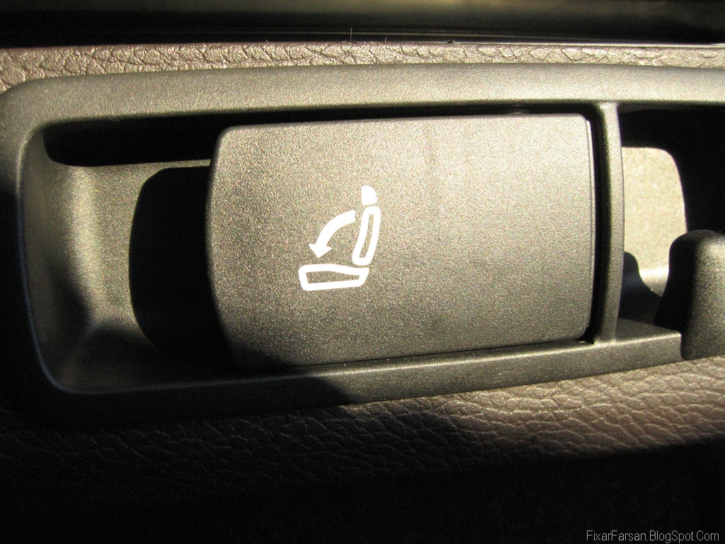[Volkswagen Passat 2011 TDI Masters BlueMotion 025[2].jpg]