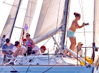 2005 Fleet / Broderi prepares for mark rounding _closeup_ _2_.jpg