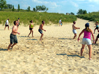 Bi-State Regatta 2009 / Bi-State 2009: The 40.7 team playing volleyball