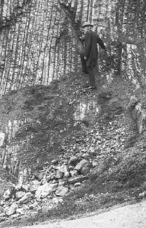 G. K. Gilbert studies a rock exposure at Monterey Formation in California in 1906  