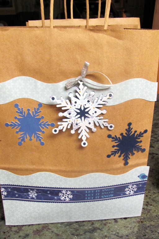 [Christmas crafts and giftbags_0006[4].jpg]