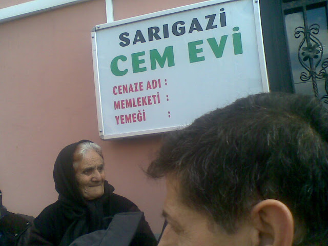 Hamdi Yamn'�n 40 Yeme�i Sar�gazi Cemevi'nde Verildi! Haberin Devam� i�in T�klay�n�z..!