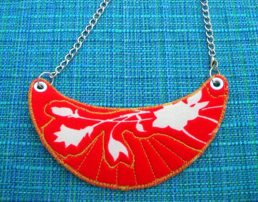 [moon necklace6_cropped[4].jpg]