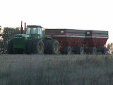 JohnDeere_ArticulatedSteering_Graincarts.jpg