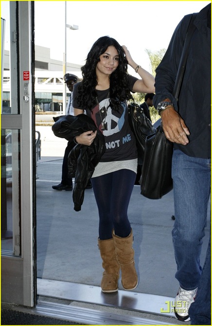vanessa-hudgens-peace-shirt-lax-01