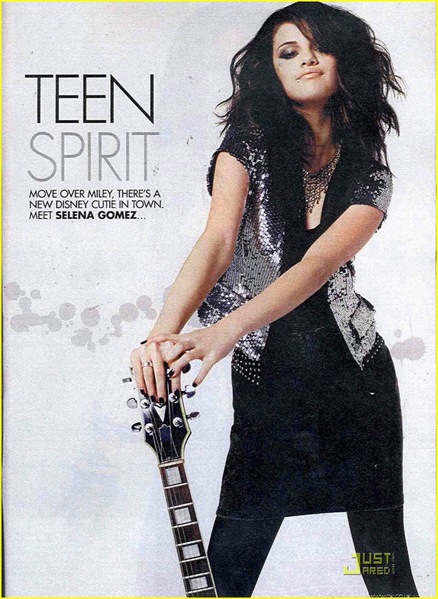 [selena-gomez-ok-uk-magazine-02[7].jpg]