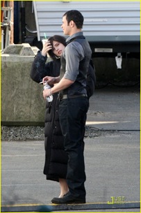 new-moon-cast-on-set-03