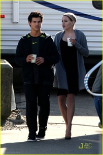new-moon-cast-on-set-04
