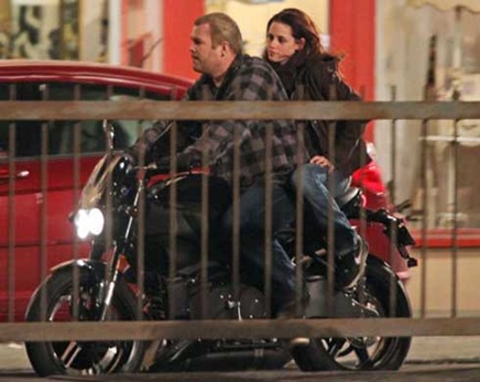 robert-kristen-new-moon-8