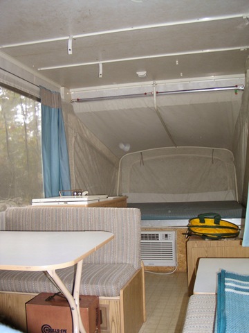 [Inside of Colman Popup kingsize bed[7].jpg]