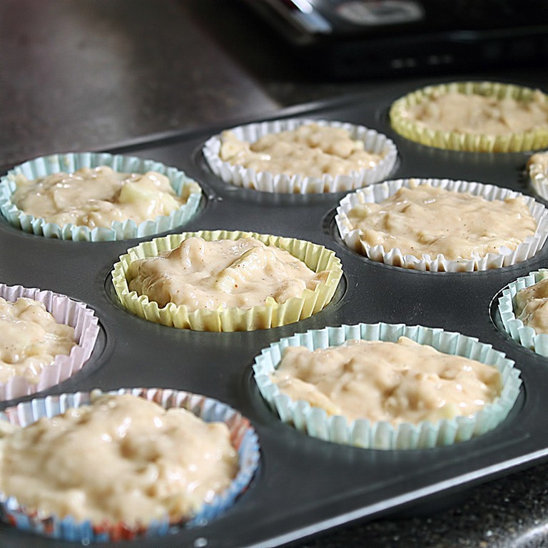 [apple-pie-muffins-tilt-2[17].jpg]