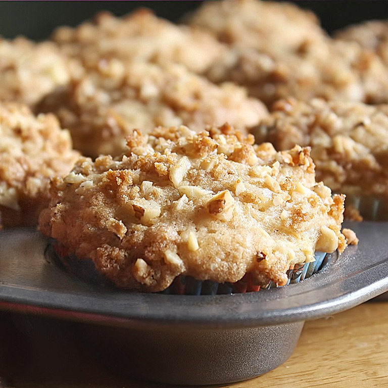 [Apple-pie-muffins-tilt-1[14].jpg]