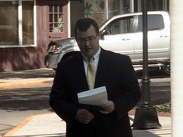 [Mayor Brannon speaks at Court Avenue dedication from 9-15-09[4].jpg]