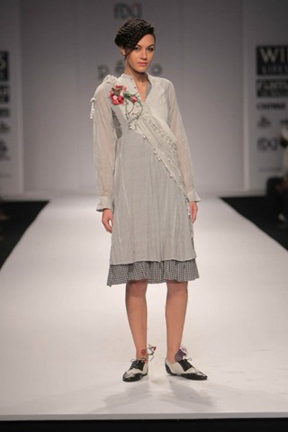 [WIFW SS 2011Péro Collection by Aneeth Arora5[4].jpg]