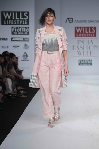 [WIFW SS 2011 collection by Anand Bhushan's 4[5].jpg]