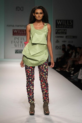 [WIFW SS 2011 colection by Roma Narsinghani (10)[7].jpg]