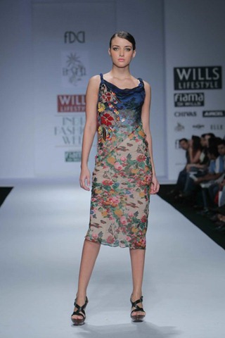 [WIFW SS 2011 collection by Vineet Bahl (11)[4].jpg]