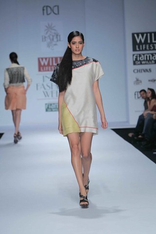 [WIFW SS 2011 collection by Vineet Bahl (18)[5].jpg]