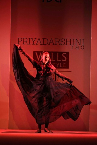 [WIFW SS 2011 commection by Priyadarshini Rao  (15)[4].jpg]