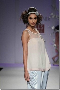 WIFW SS 2011collection by Urvashi Kaur  (7)