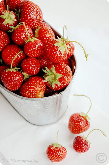 Strawberries (03) by MeetaK