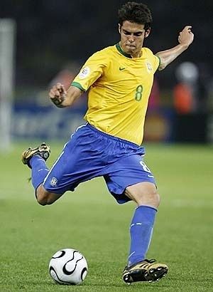 [kaka-soccer[4].jpg]