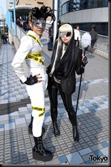 Lady-Gaga-Japanese-Fans-2010-04-18-013-P7316-600x903