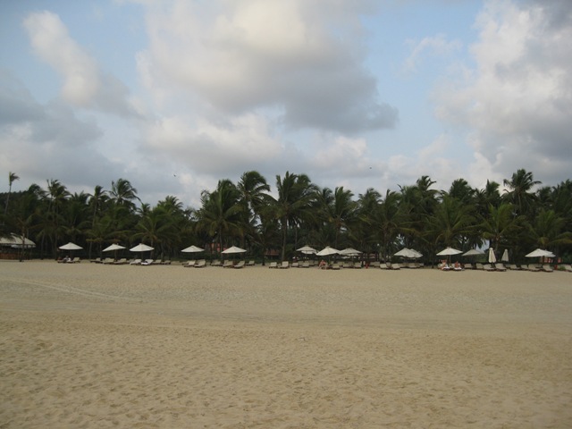 [Second anniversary (Leela Kempinski, Goa) - May 2009 039[3].jpg]