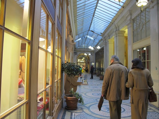 パリのアーケイド