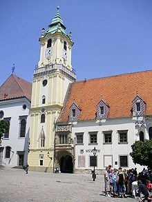 [220px-Bratislava-old_town_hall[3].jpg]