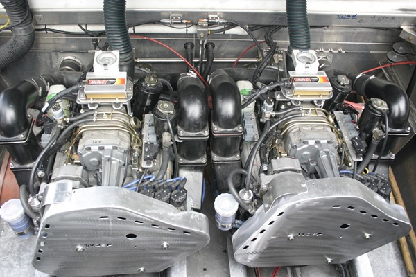 [Shotover Jet Twin Boat Engines 01[2].jpg]