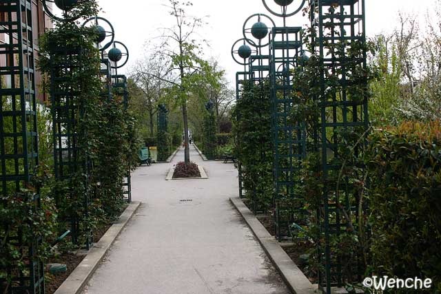 [Promenade-de-Plantees[4].jpg]