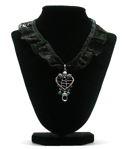 Post Thumbnail of Necklace - Spider and Skull