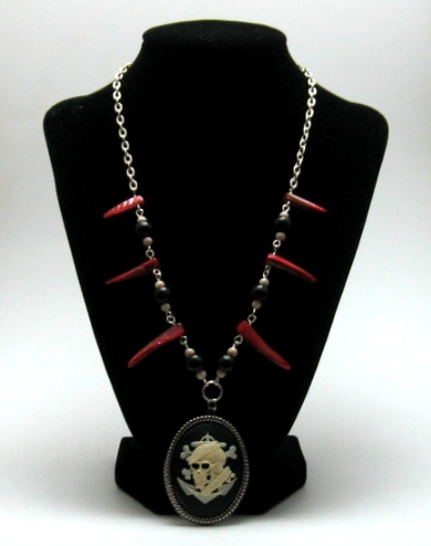 Post Thumbnail of Necklace - Pirate's Booty