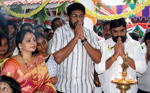 CLICK THE ABOVE ARROW TO  ZOOM THE IMAGE