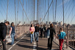 Vicky and Min on Brooklyn Bridge