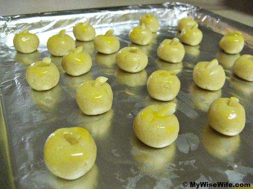 Brush with egg yolks