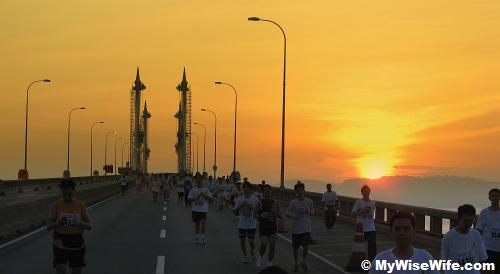 Running like a king on Penang Bridge Running like a king on Penang Bridge