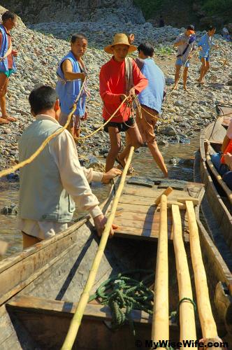 Tujia men at work