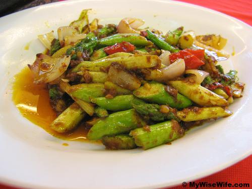 Fried asparagus with chili paste Fried asparagus with chili paste
