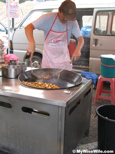 Fried Koay Kak in action Fried Koay Kak in action