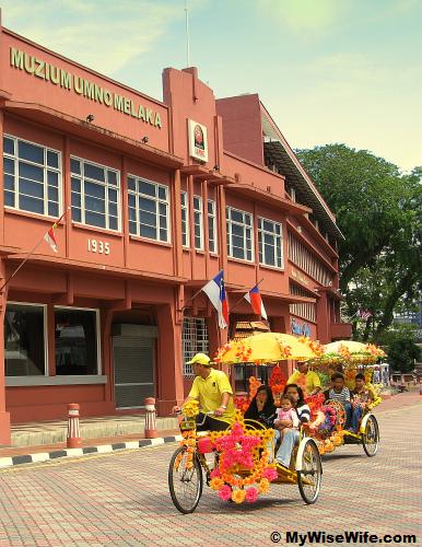 Trishaw ride along Jalan Kota