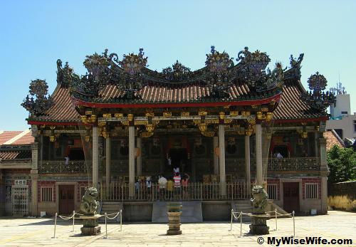 Facade of Leong San Tong Facade of Leong San Tong