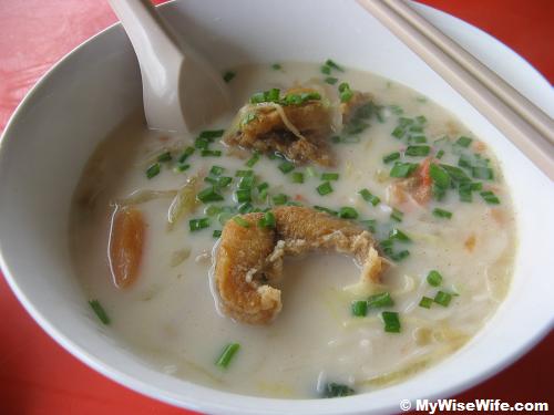 Ginger milk bee hoon with fried fish head Ginger milk bee hoon with fried fish head