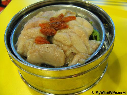 Steamed chicken with water crest and wolfberry