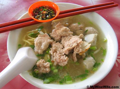 Koay Teow (Flat Noodles) with only pork Koay Teow (Flat Noodles) with only pork
