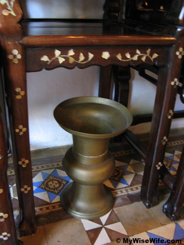 Potty? ..it is used to collect the seeds of betel nut Potty? ..it is used to collect the seeds of betel nut