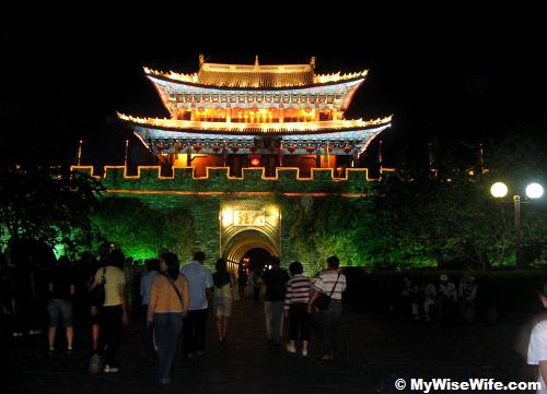 Entrance to Dali Ancient Town - lighted up in grand manner! Entrance to Dali Ancient Town - lighted up in grand manner!